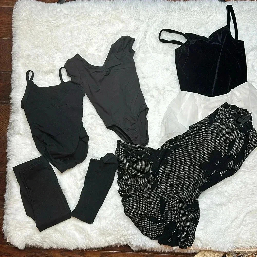 Dance 4 mixed suits brands-> curtains up,
go figure bodywear, Cat&Jack, Danskin